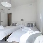 Valle Golf Penthouse Apartmento *